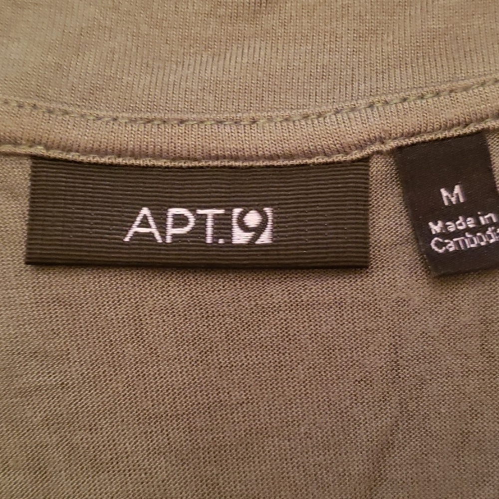 Top - Picture 2 of 3